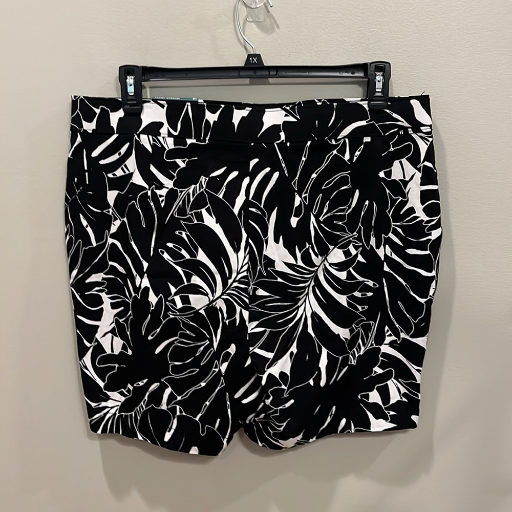 Rafaella Stretch Short Black and White - Picture 4 of 6
